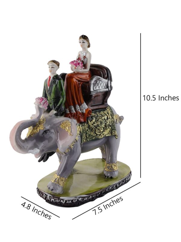Love Couple Sitting on Elephant Statue
